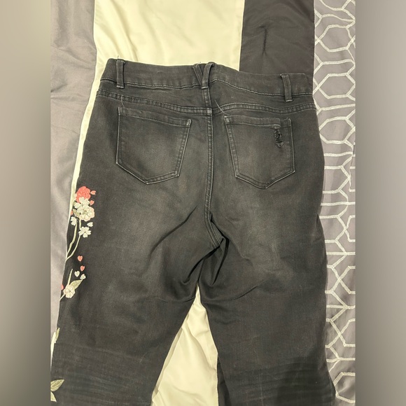 Floral jeans - Picture 3 of 3